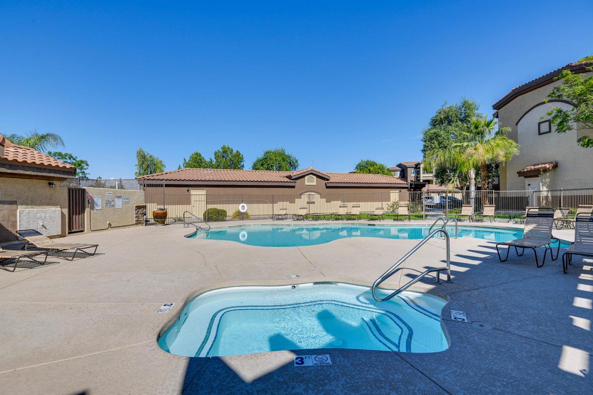 With Private Patio And Grill Pool Access! Appartement *