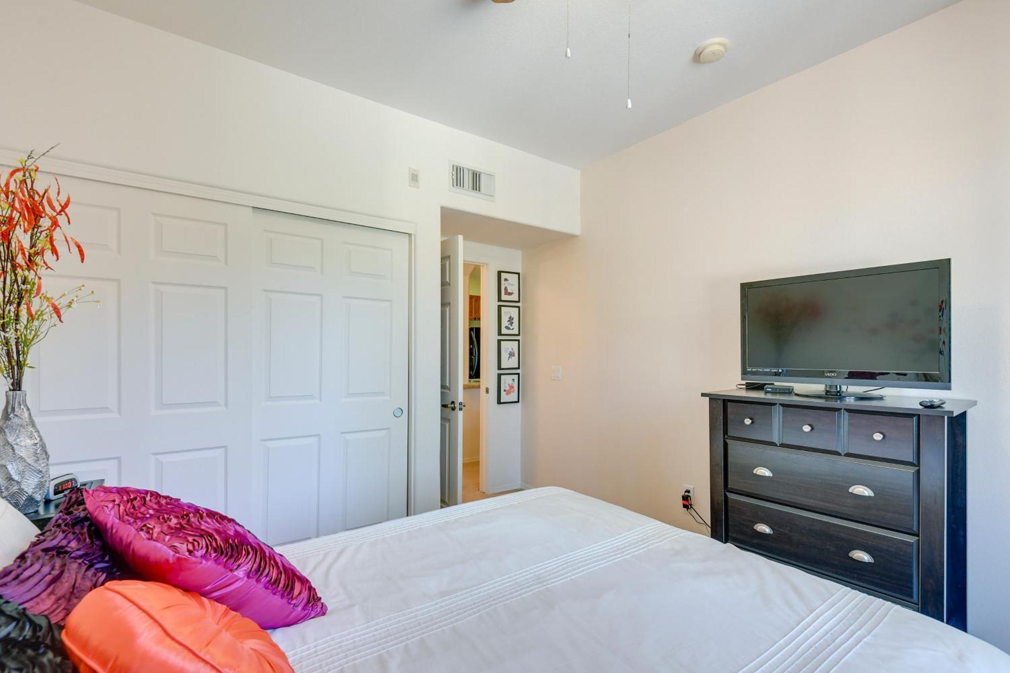 With Private Patio And Grill Pool Access! *