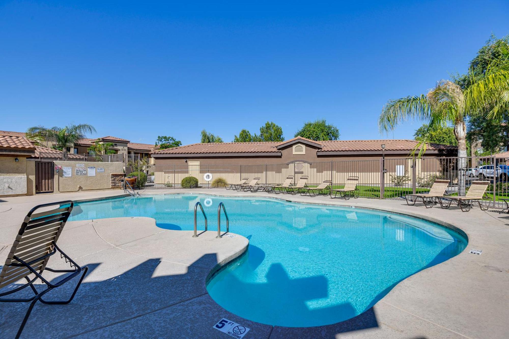 With Private Patio And Grill Pool Access! * Mesa