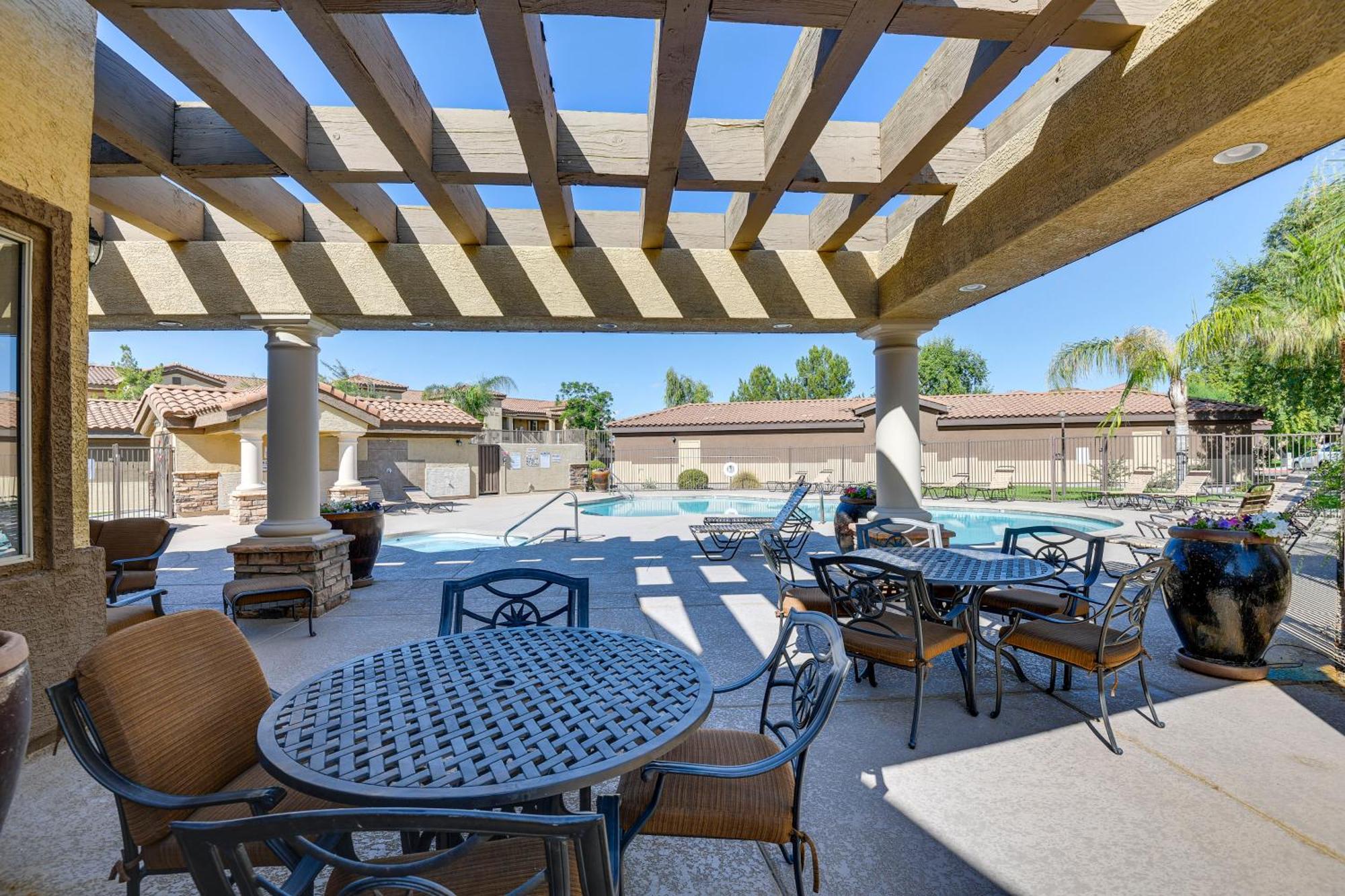 With Private Patio And Grill Pool Access! Appartement *