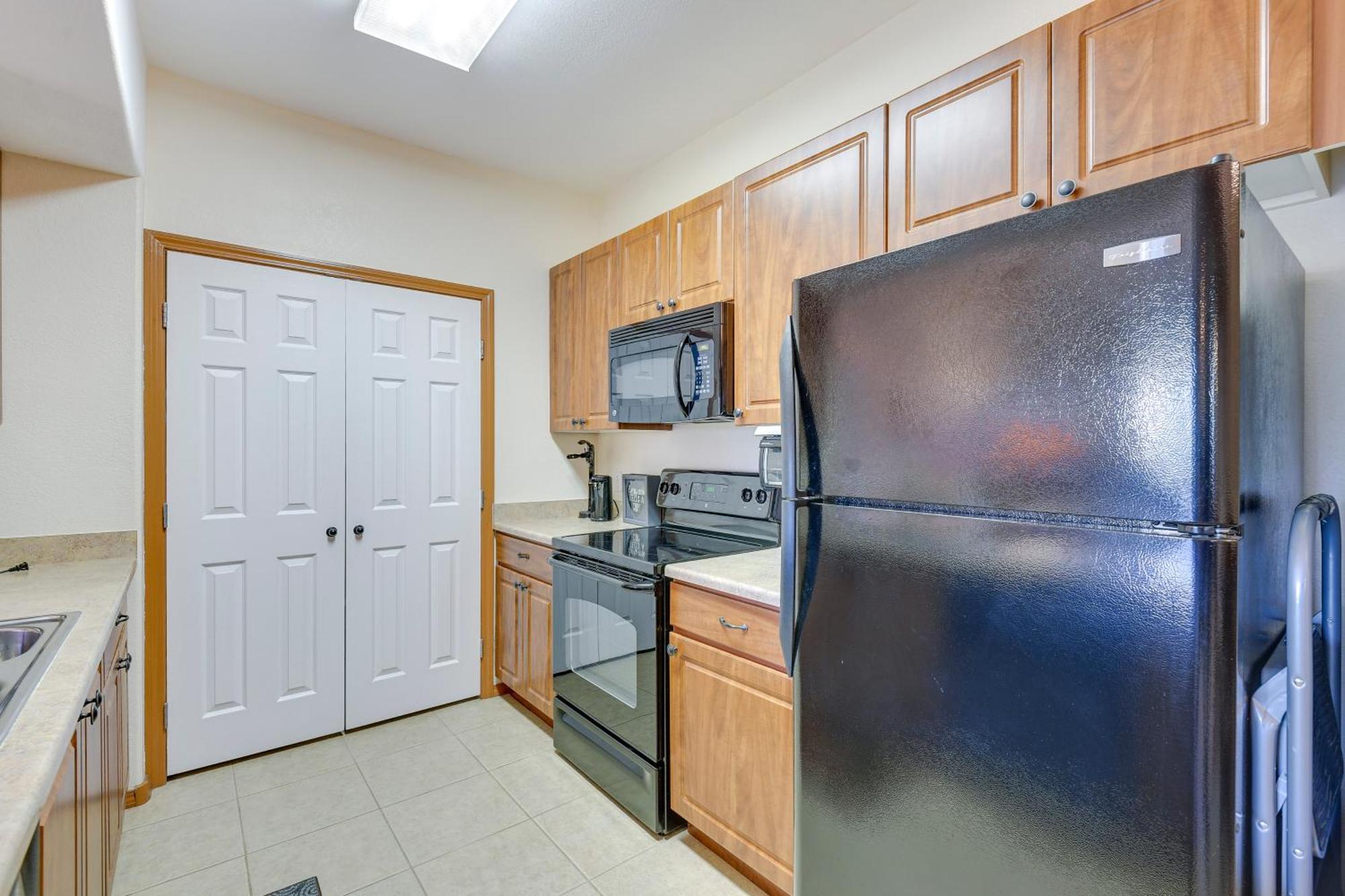 With Private Patio And Grill Pool Access! * Mesa