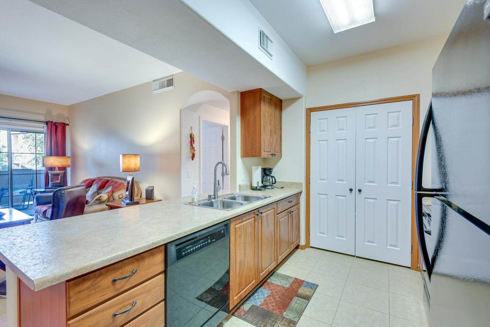 With Private Patio And Grill Pool Access!