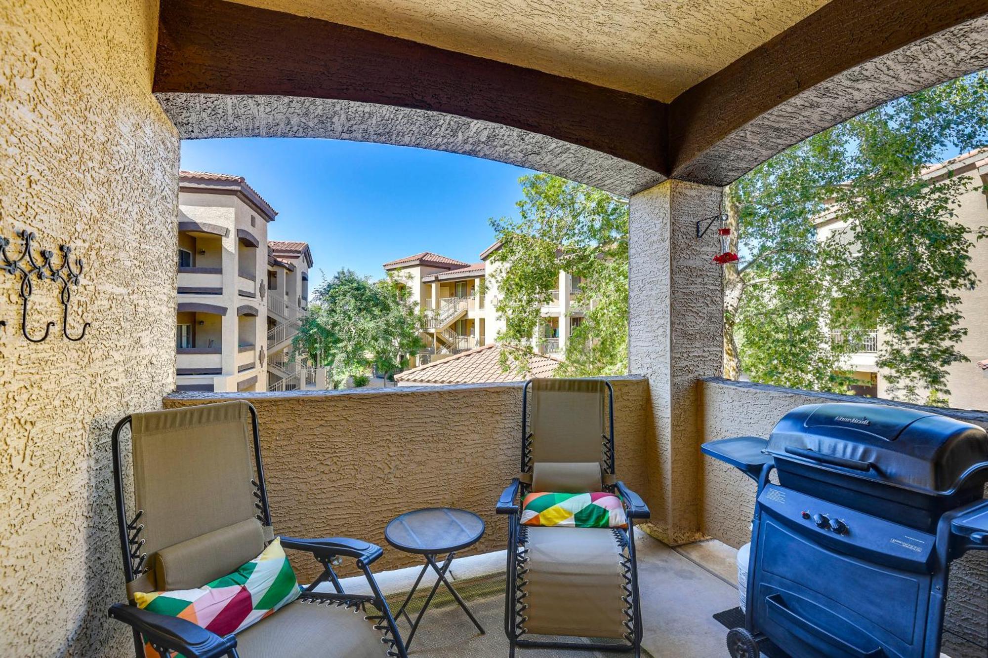 With Private Patio And Grill Pool Access!